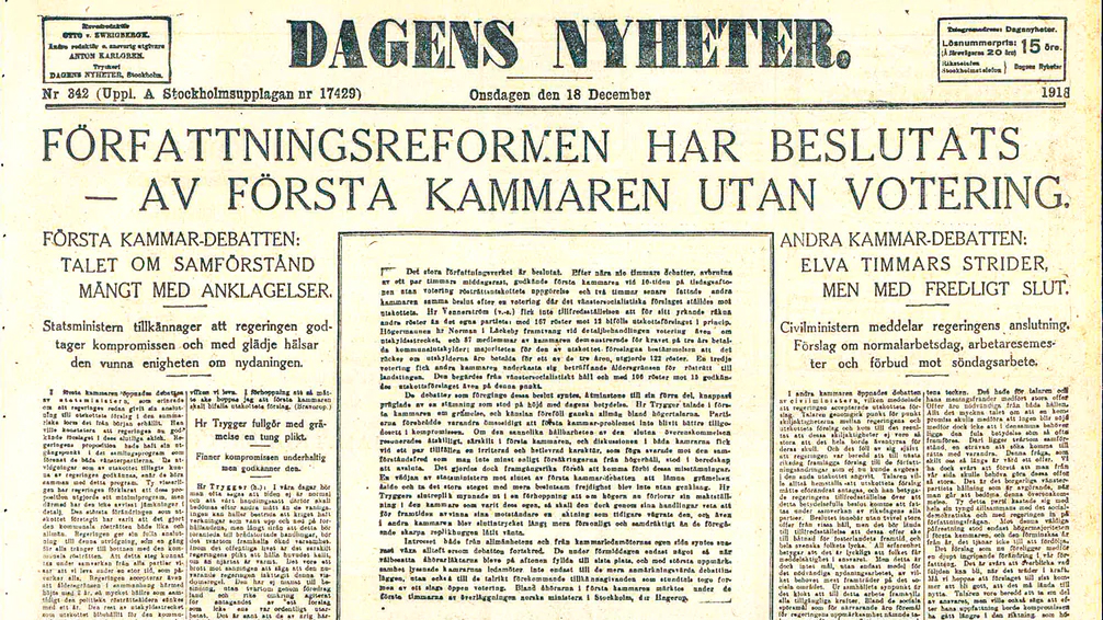 Dagens Nyheters förstasida den 18 december, dagen efter riksdagens beslut om allmän och lika rösträtt.