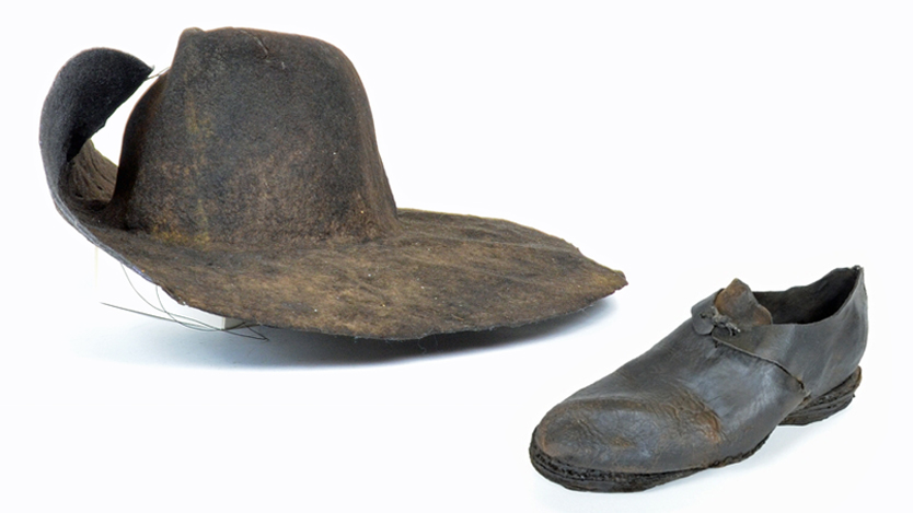 Hatt och sko från Vasa. Foto: Vasamuseet