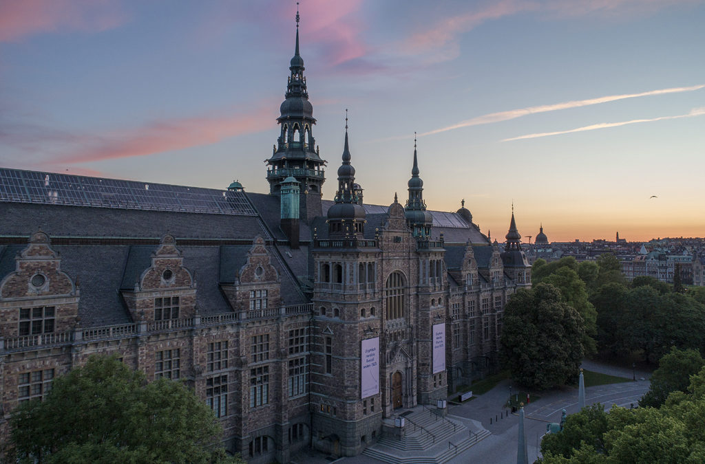 Nordiska museet försöker rädda hundratusentals foton efter vattenläcka