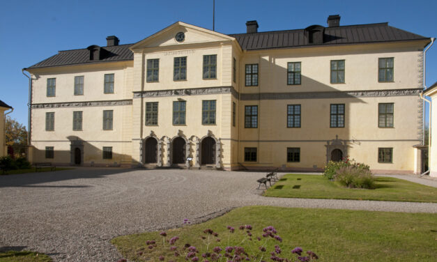 Nytt värmesystem stänger halva Löfstad slott
