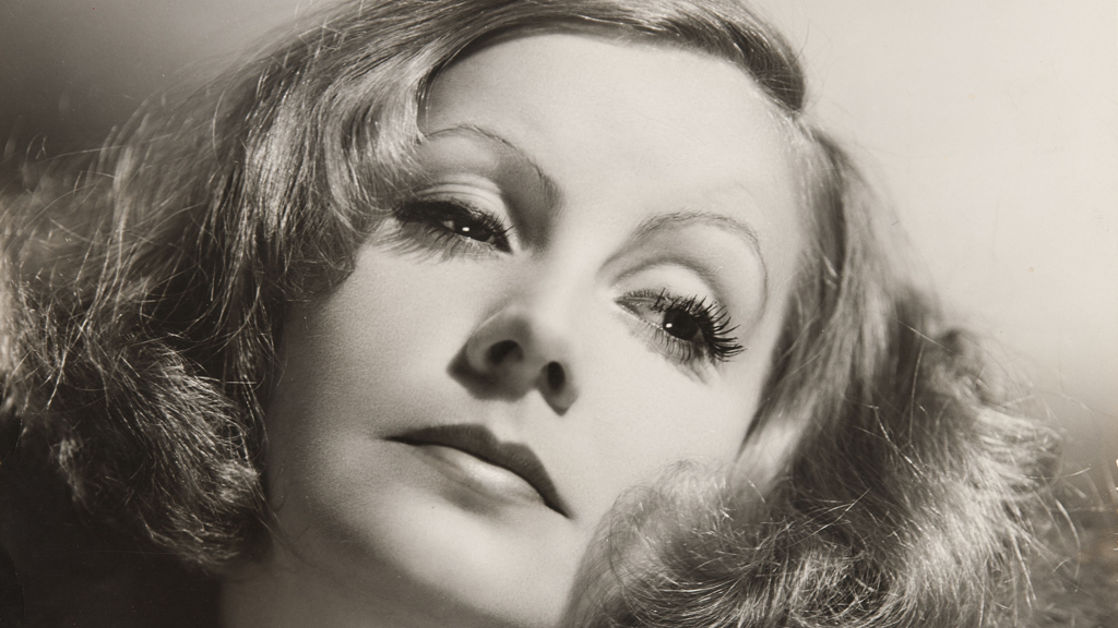 reta Garbo, rollporträtt, troligen som Grusinskaya i filmen "Grand Hotel" 1932. Foto: Clarence Sinclair Bull. Statens porträttsamling